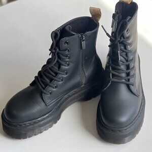 Dr.Martens Jadon II Mono Vegan Boots